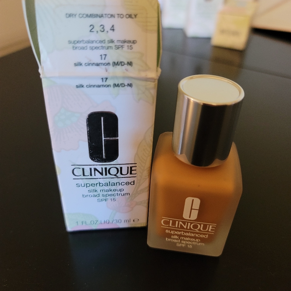 Clinique Superbalanced Foundation